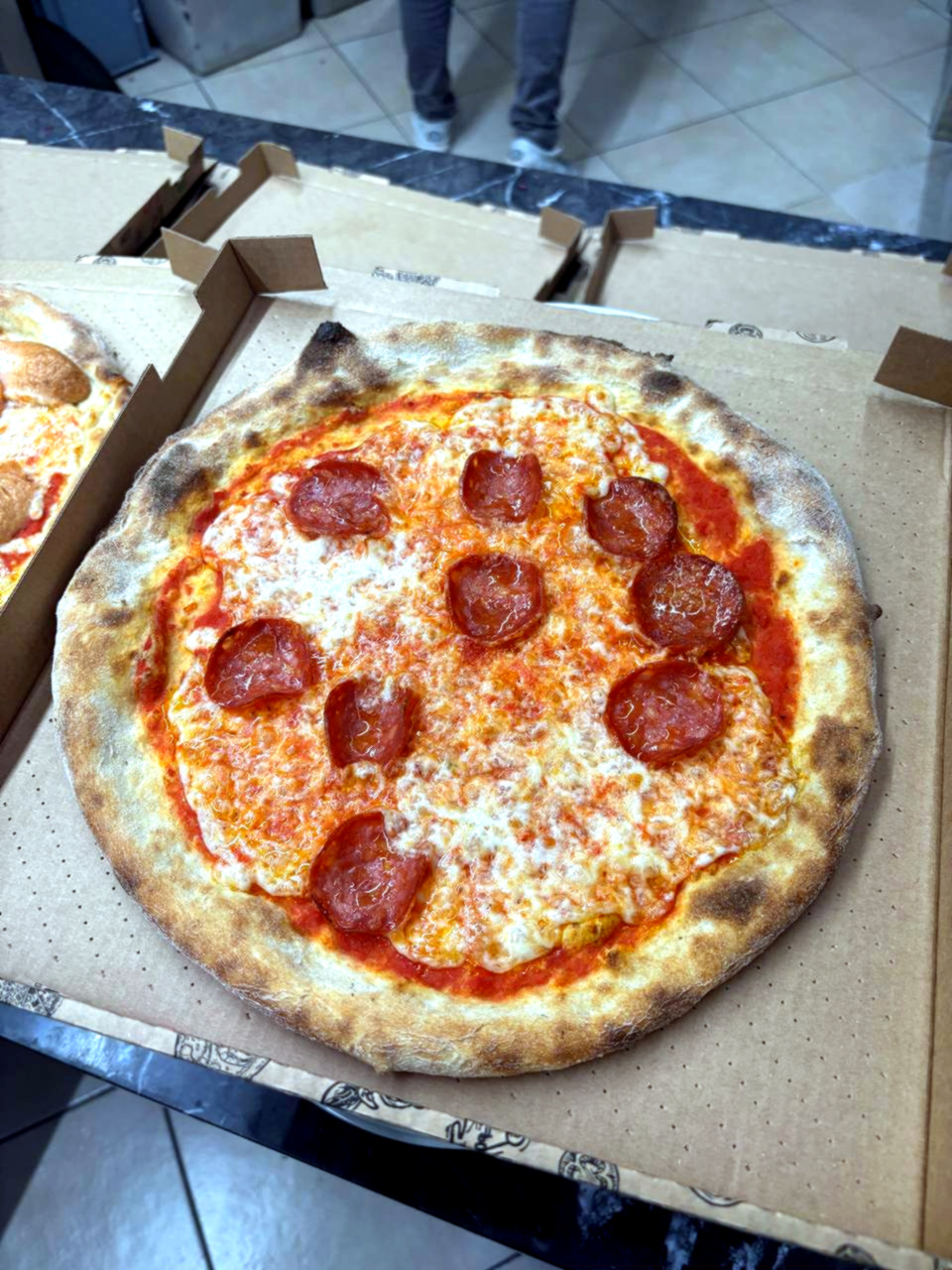 Pizza delivery diavola