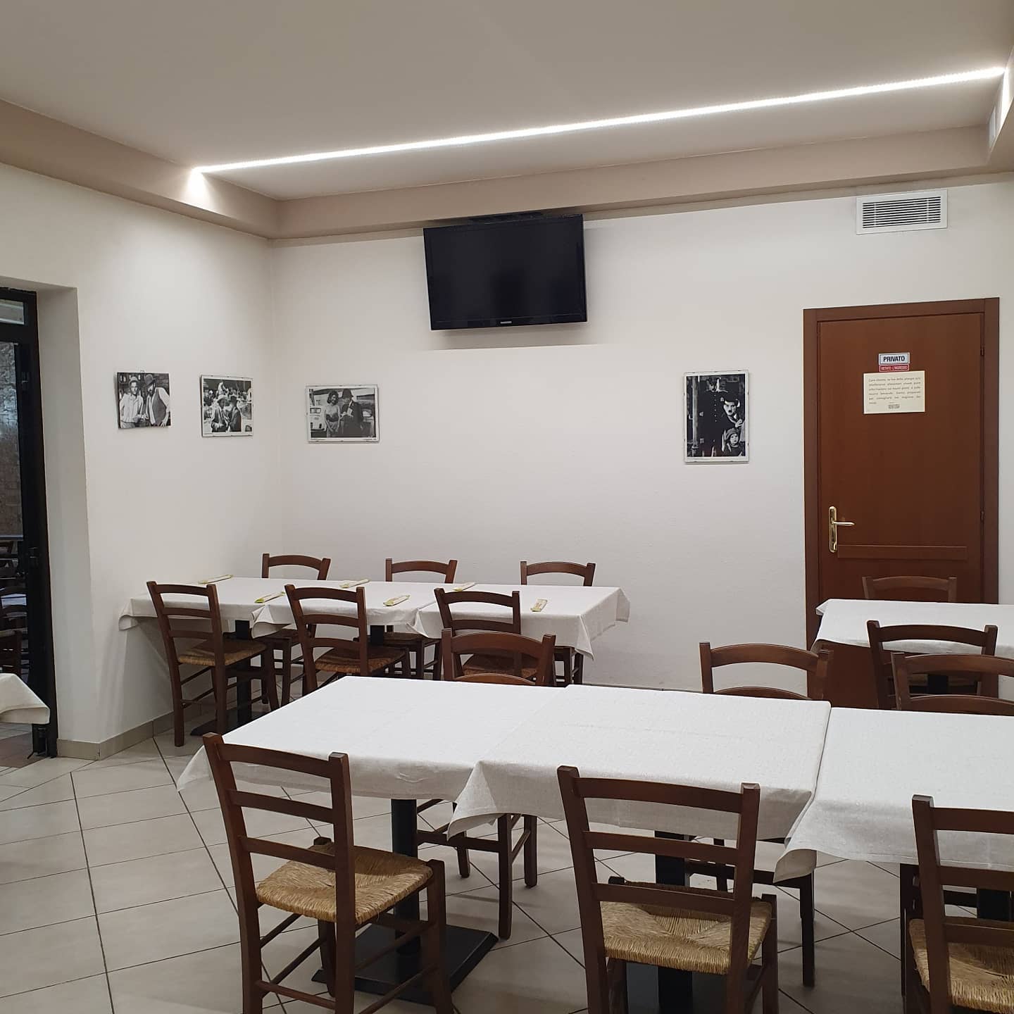 Sala interna con foto storiche